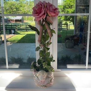 Angel vase with silk Rose display
